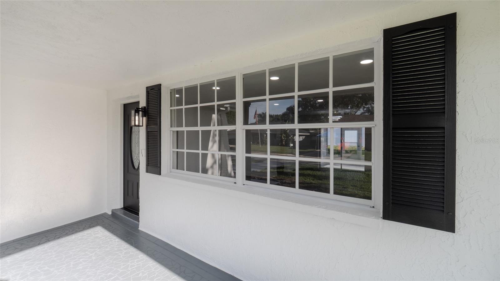 Image 6 of 47 For 7925 Foxwood Drive