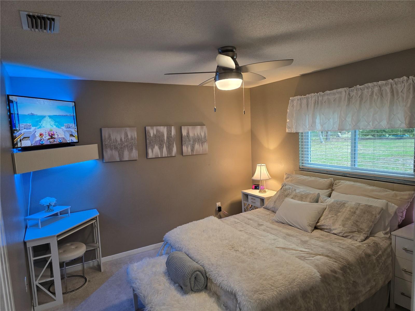 Image 21 of 56 For 10261 Woodland Waters Boulevard