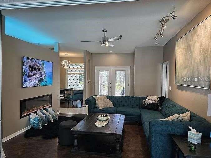 Image 8 of 56 For 10261 Woodland Waters Boulevard