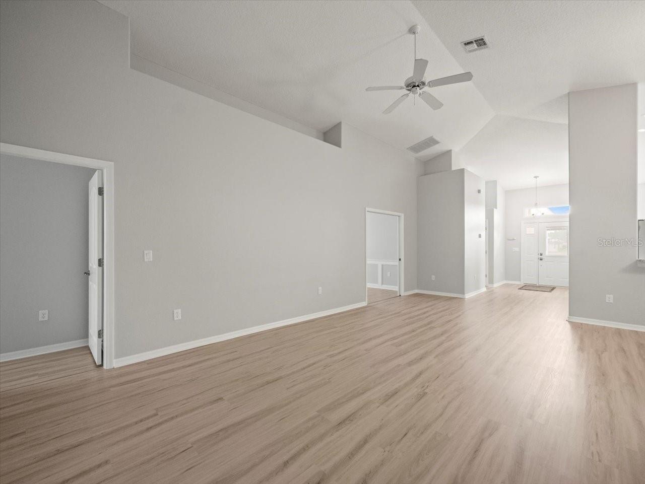Image 11 of 55 For 10163 Holly Berry Drive