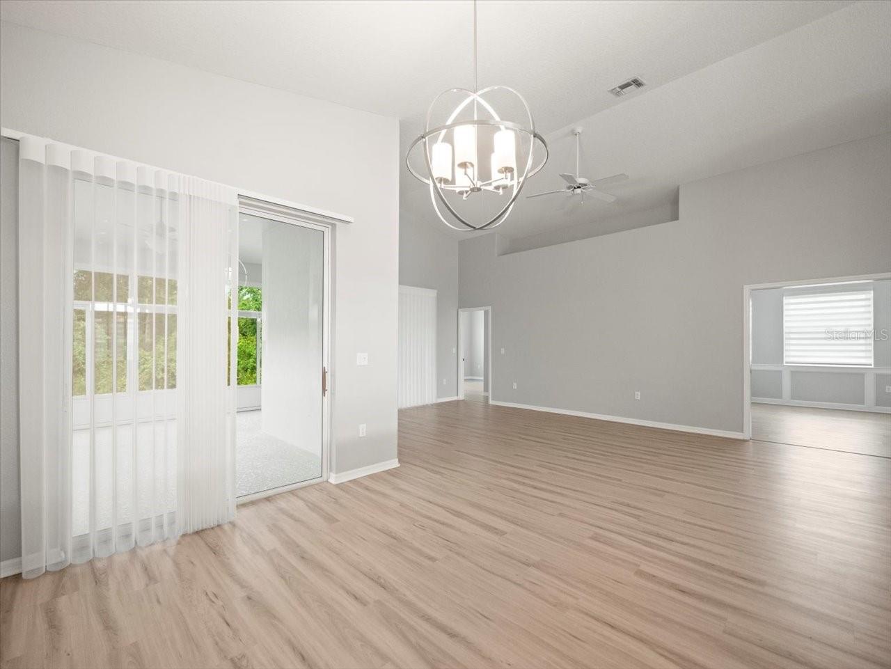 Image 15 of 55 For 10163 Holly Berry Drive