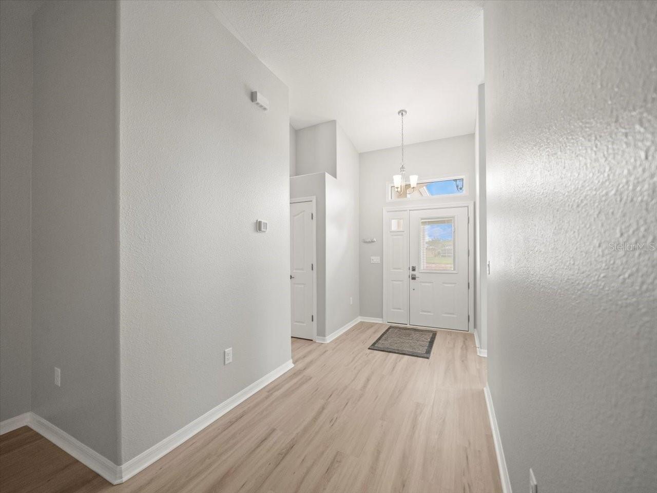Image 8 of 55 For 10163 Holly Berry Drive
