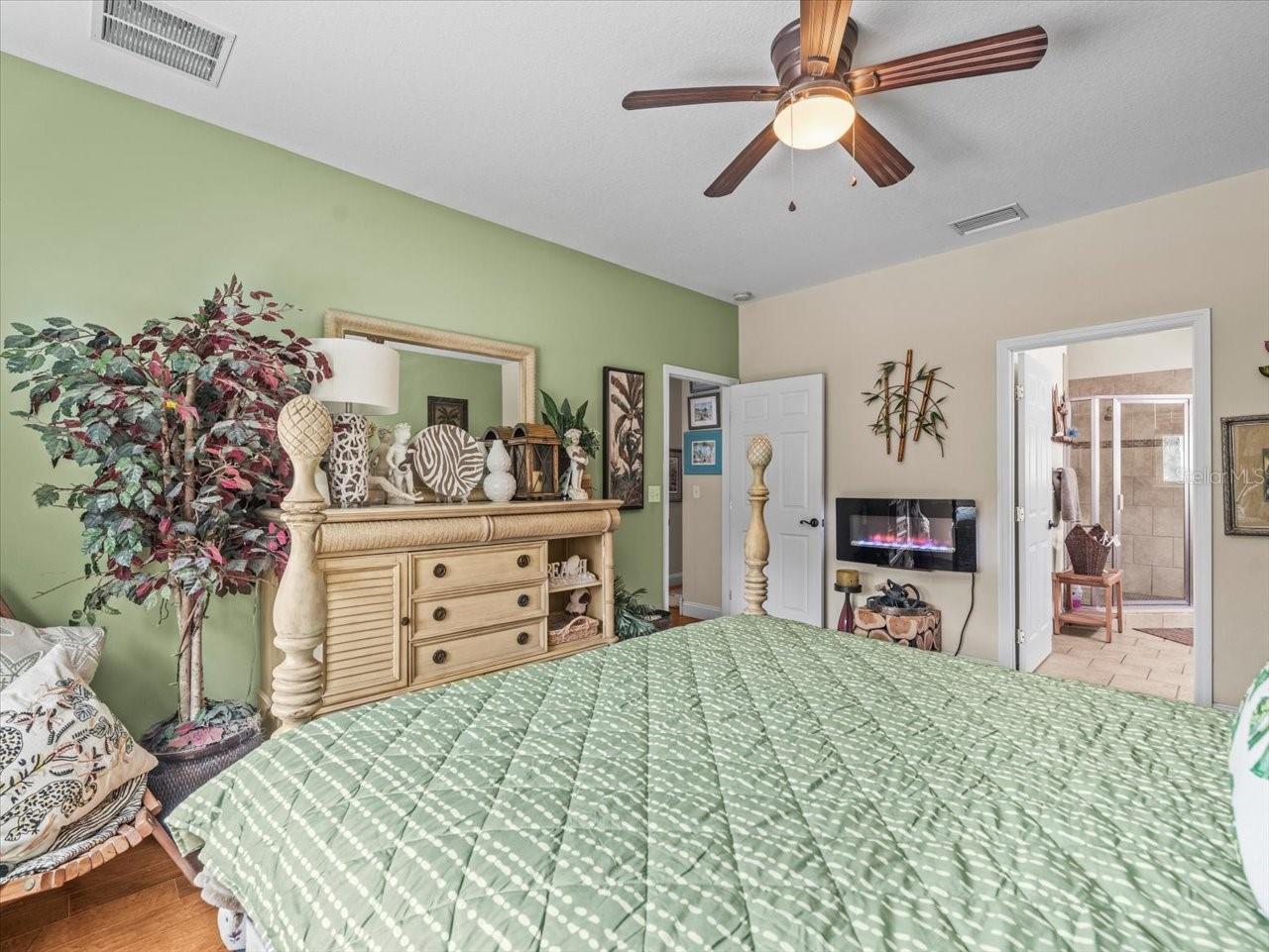 Image 32 of 65 For 5059 Oak Leaf Lane