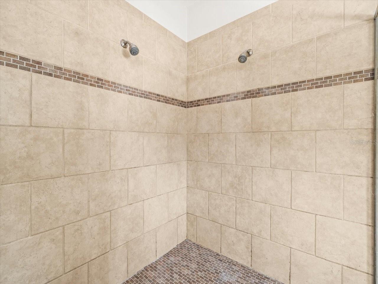 Image 37 of 65 For 5059 Oak Leaf Lane