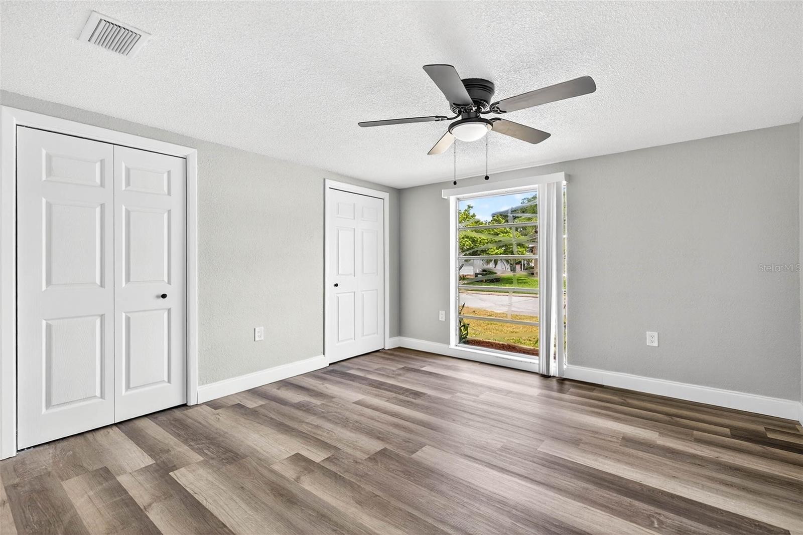 Image 17 of 30 For 9633 Lakeside Lane