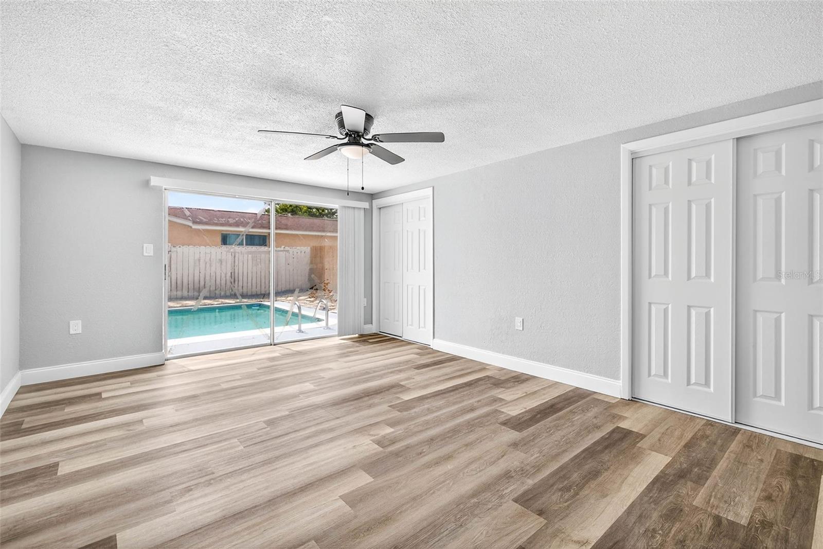 Image 21 of 30 For 9633 Lakeside Lane