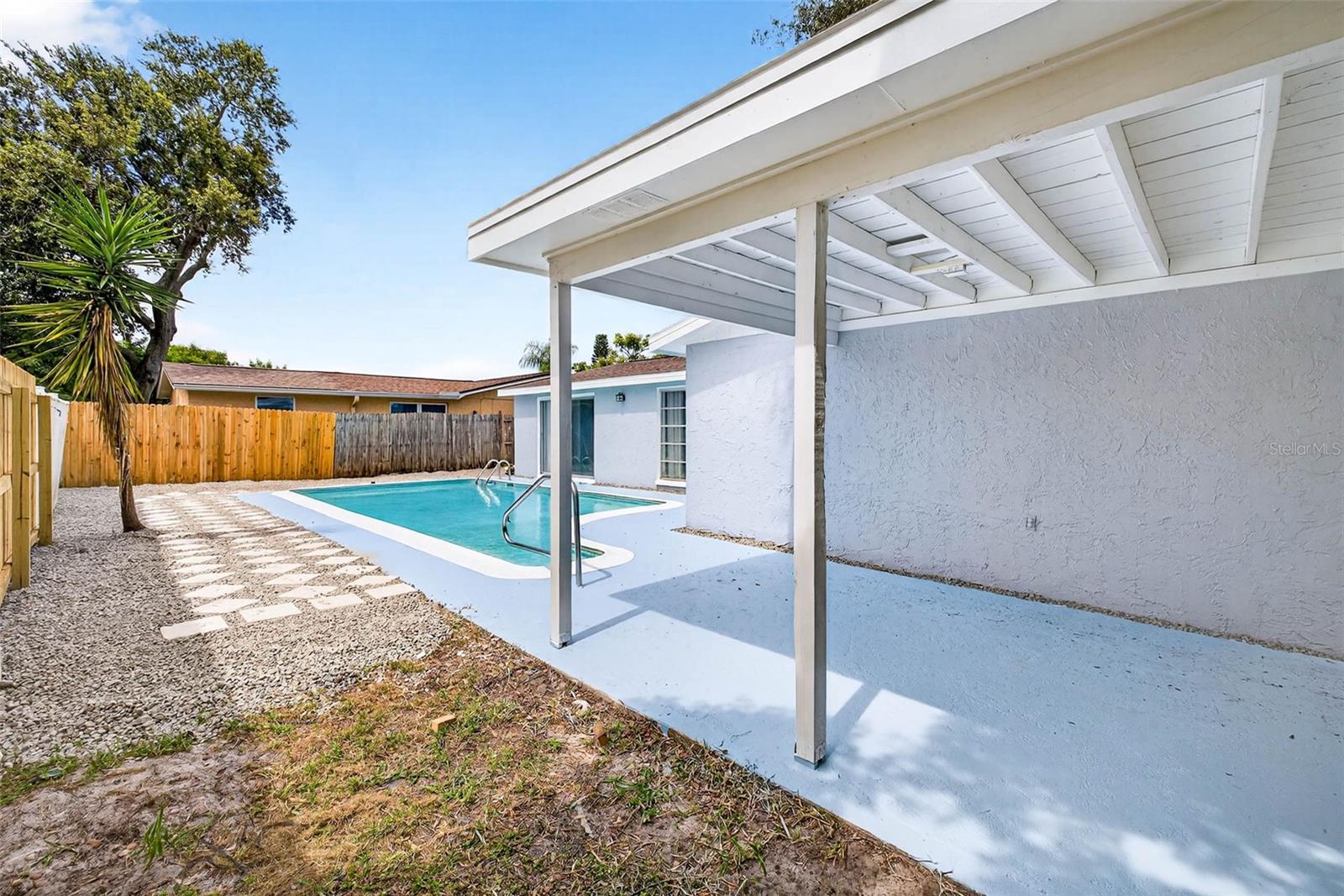 Image 26 of 30 For 9633 Lakeside Lane