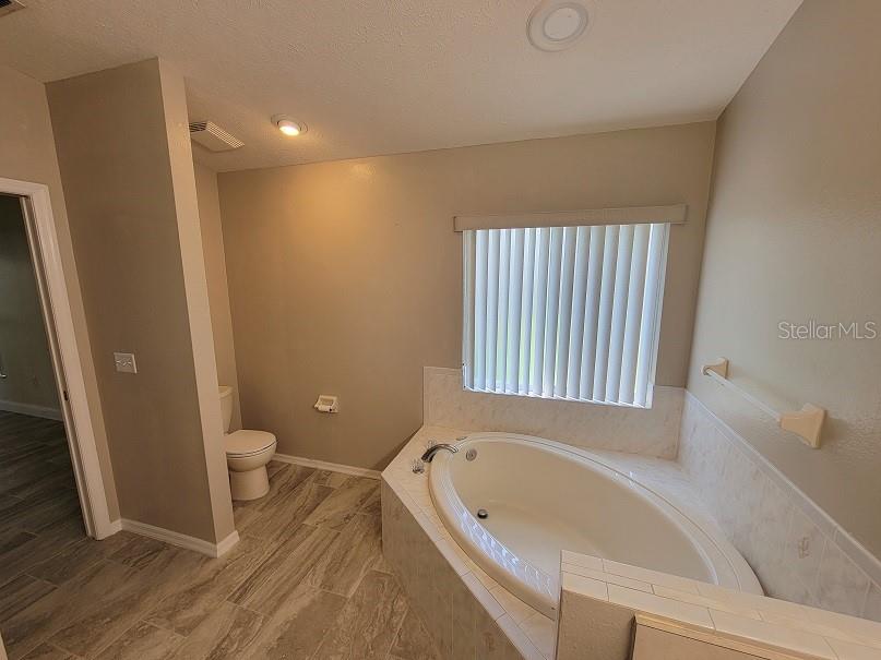 Image 18 of 28 For 13366 Wrenwood Circle