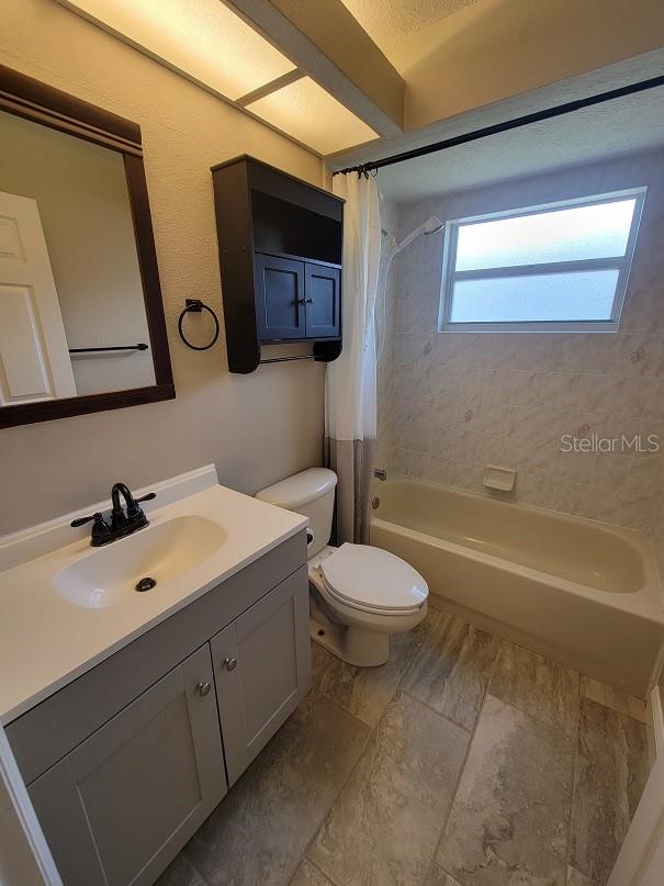 Image 21 of 28 For 13366 Wrenwood Circle