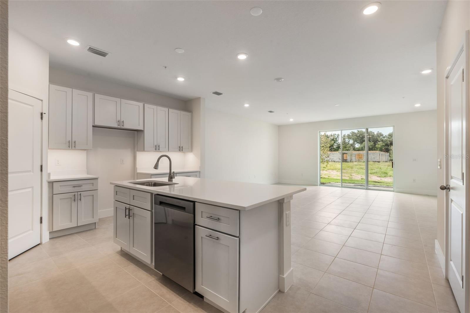 Image 4 of 12 For 1081 Orange Trailside Way