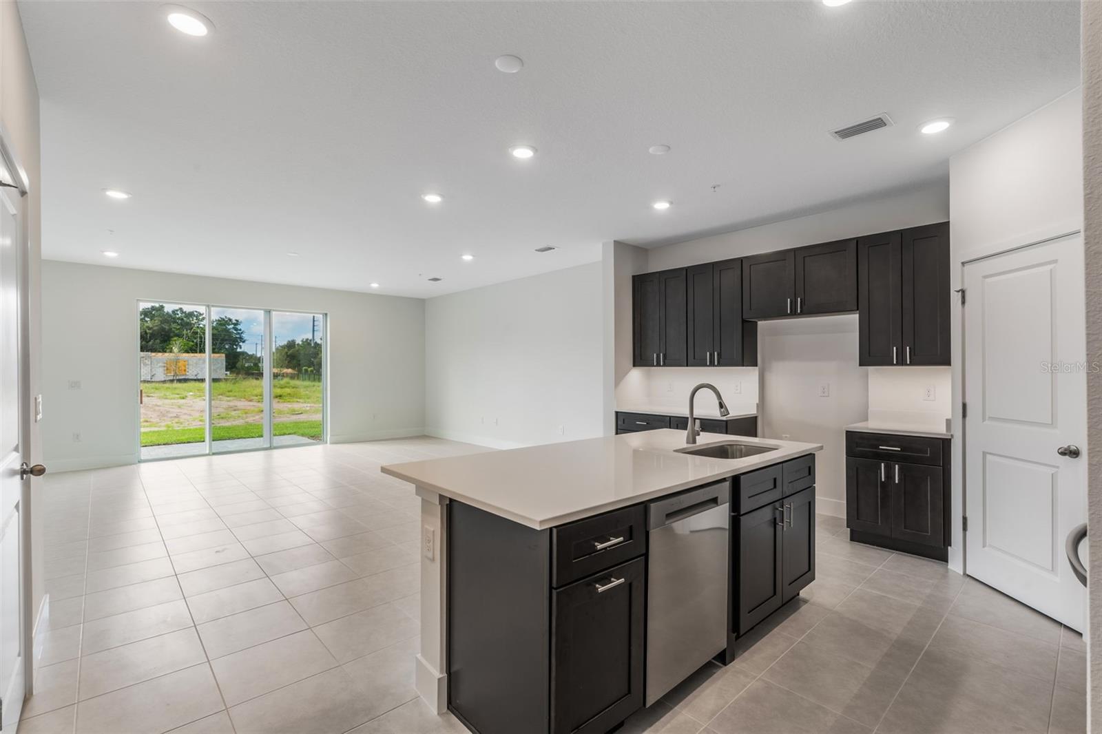 Image 4 of 11 For 1077 Orange Trailside Way