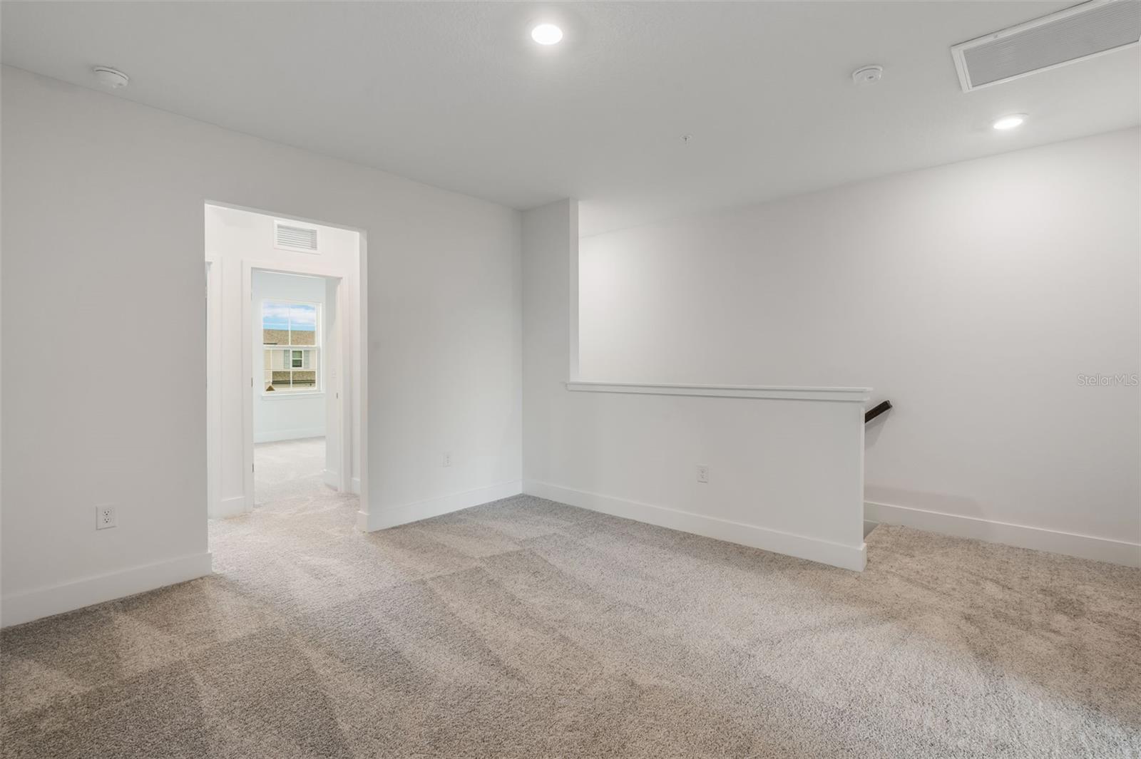 Image 5 of 11 For 1077 Orange Trailside Way
