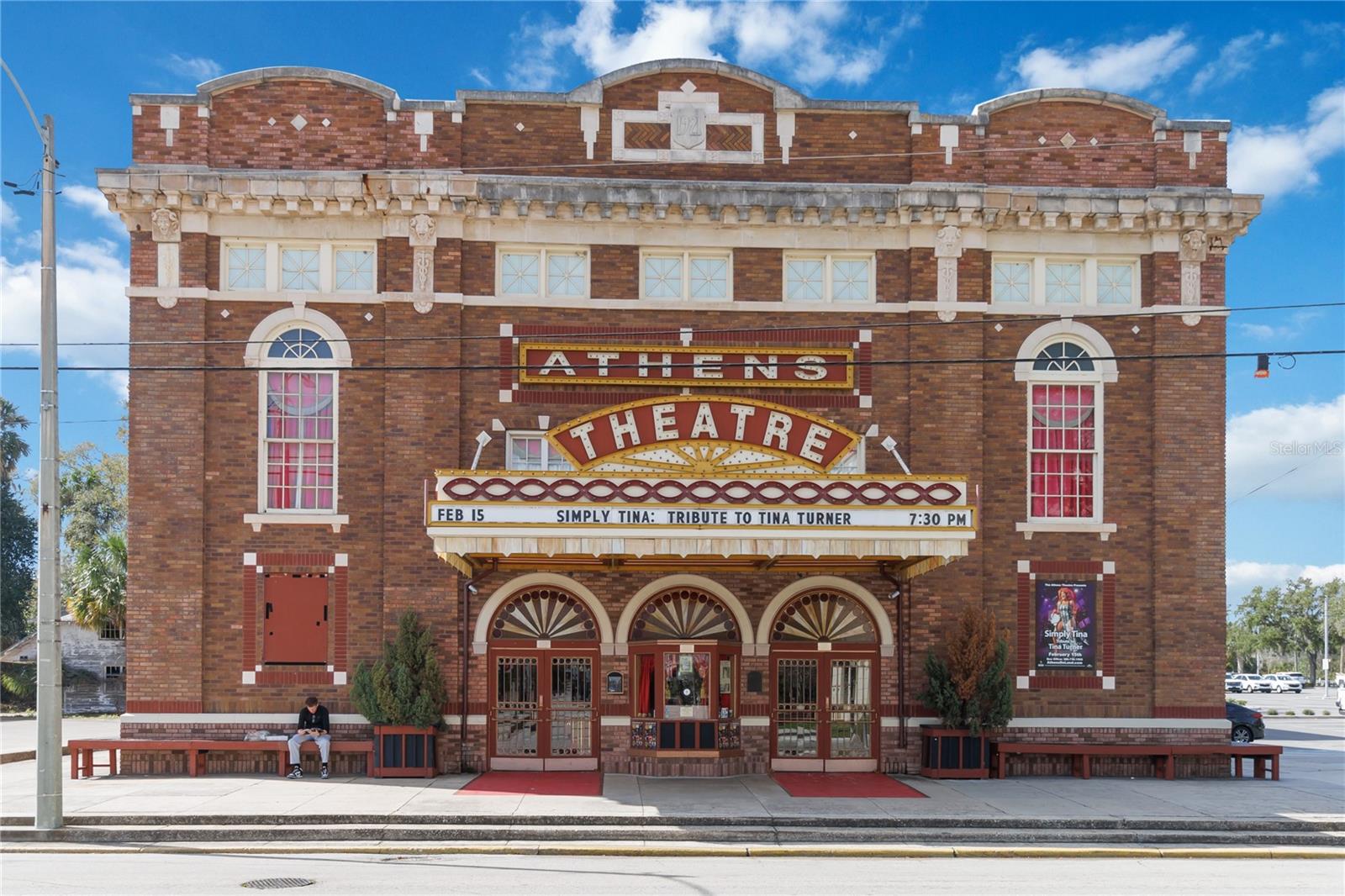 Image 17 of 77 For 698 Florida Elm Court