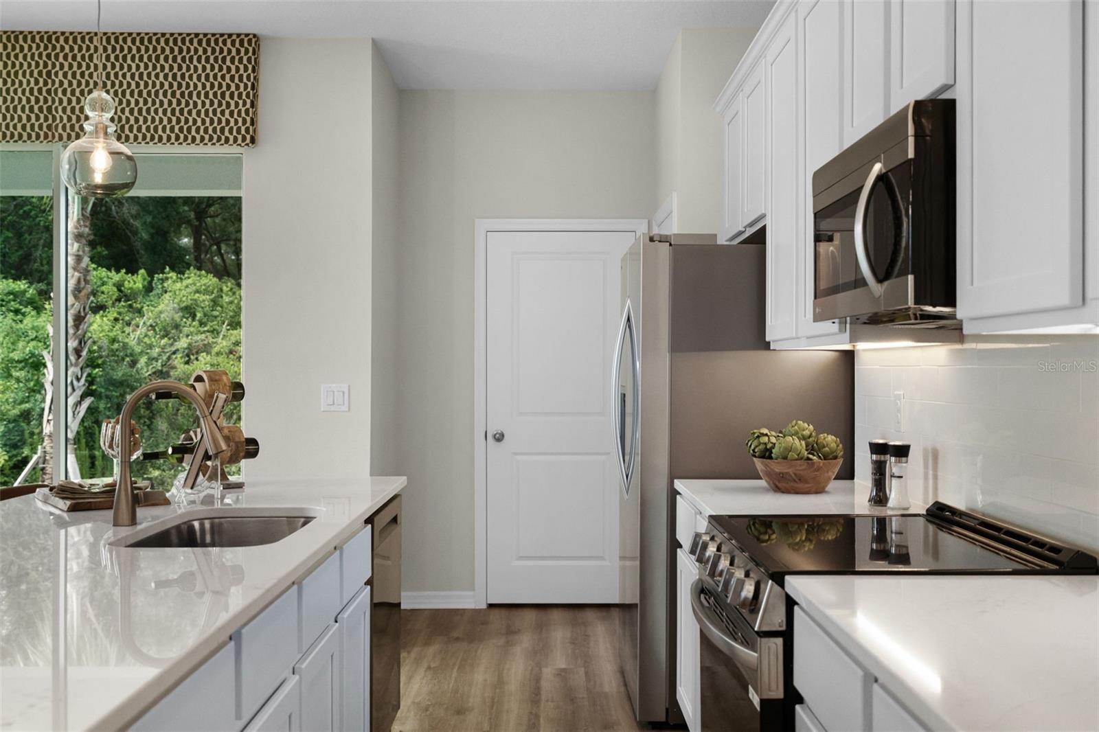 Image 24 of 77 For 698 Florida Elm Court