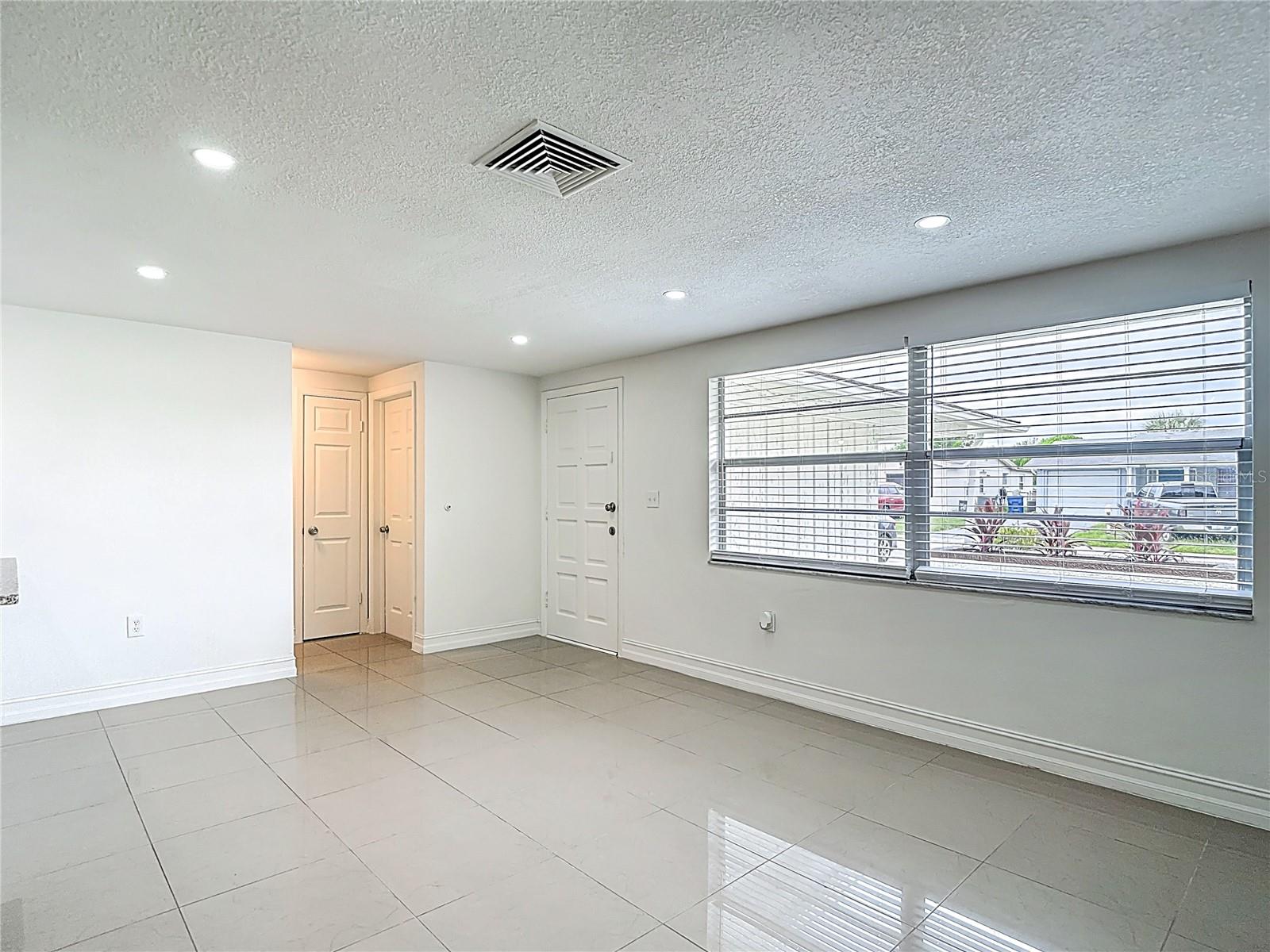 Image 5 of 42 For 9312 Glen Moor Lane