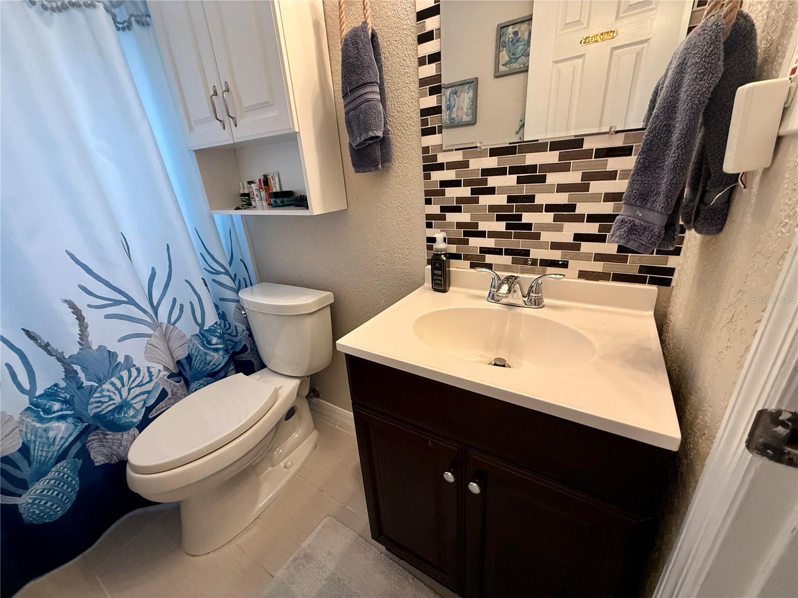 Listing photo id 23 for 9105 Chantilly Lane