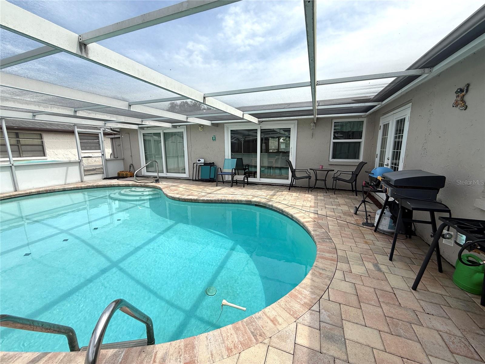Listing photo id 29 for 9105 Chantilly Lane