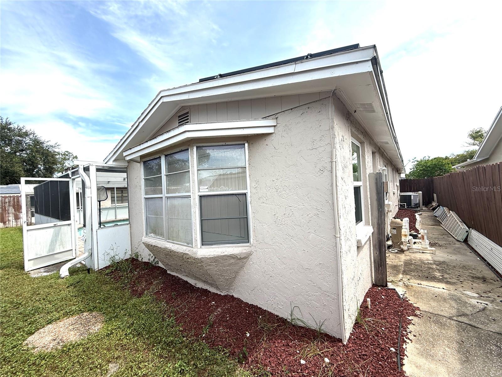 Listing photo id 30 for 9105 Chantilly Lane