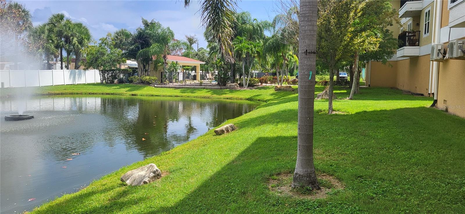 Image 17 of 25 For 6394 Banyan Boulevard 204