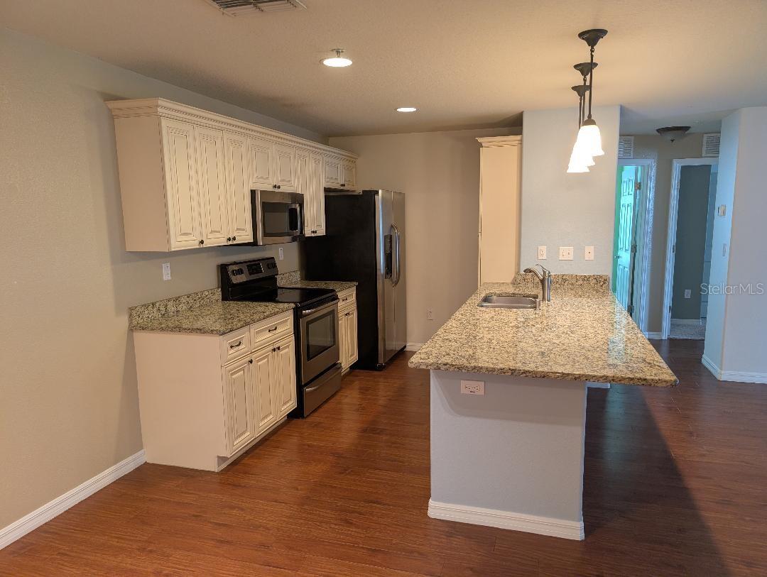 Image 5 of 25 For 6394 Banyan Boulevard 204