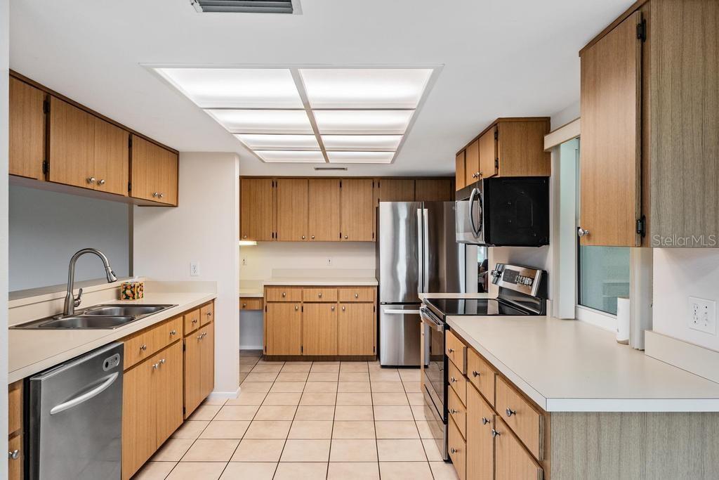 Image 13 of 36 For 4712 Bellemede Boulevard