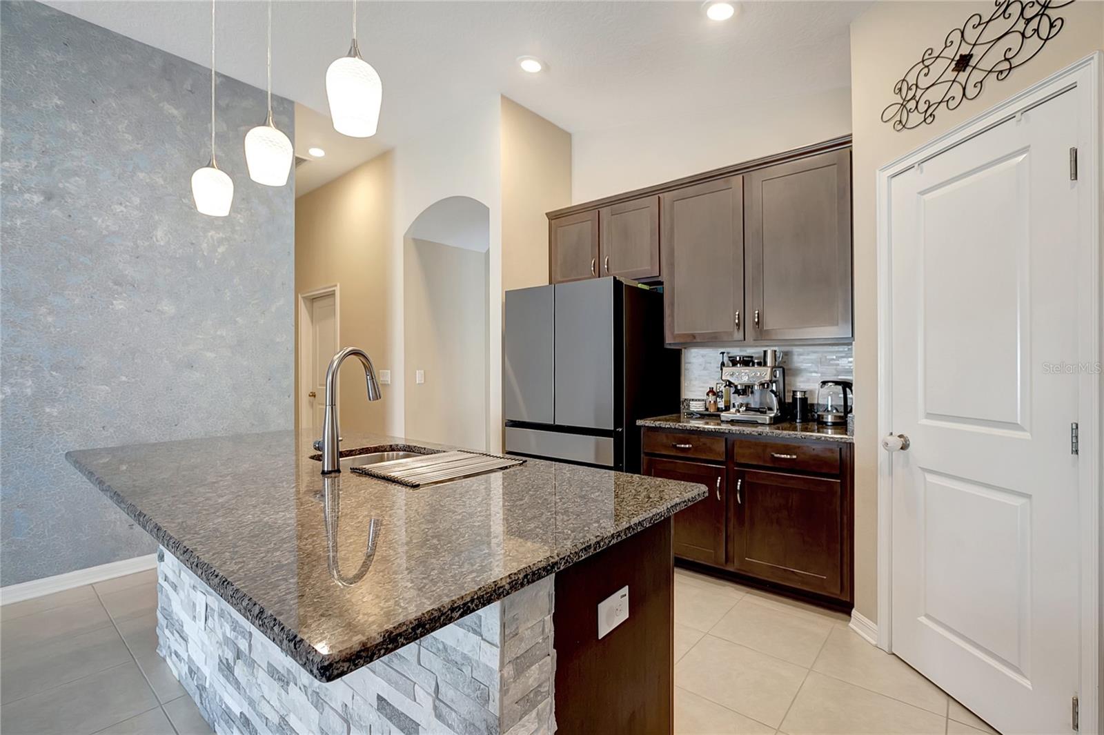 Image 15 of 63 For 623 Hartford Heights Street