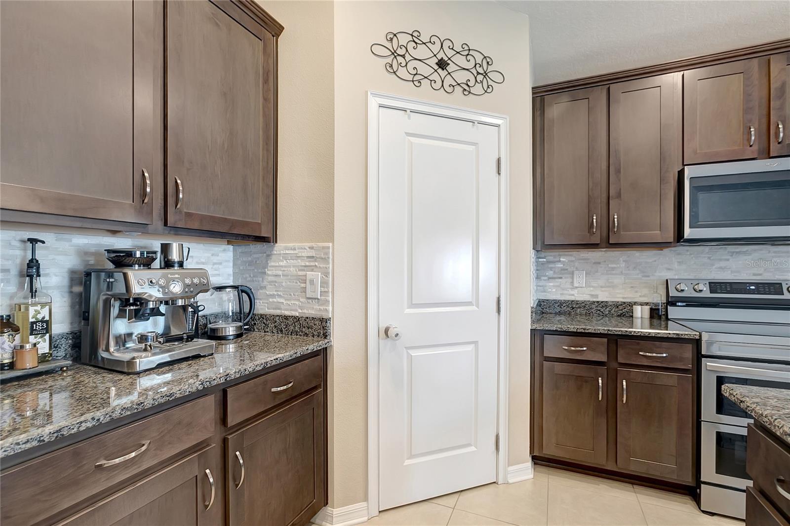 Image 20 of 63 For 623 Hartford Heights Street