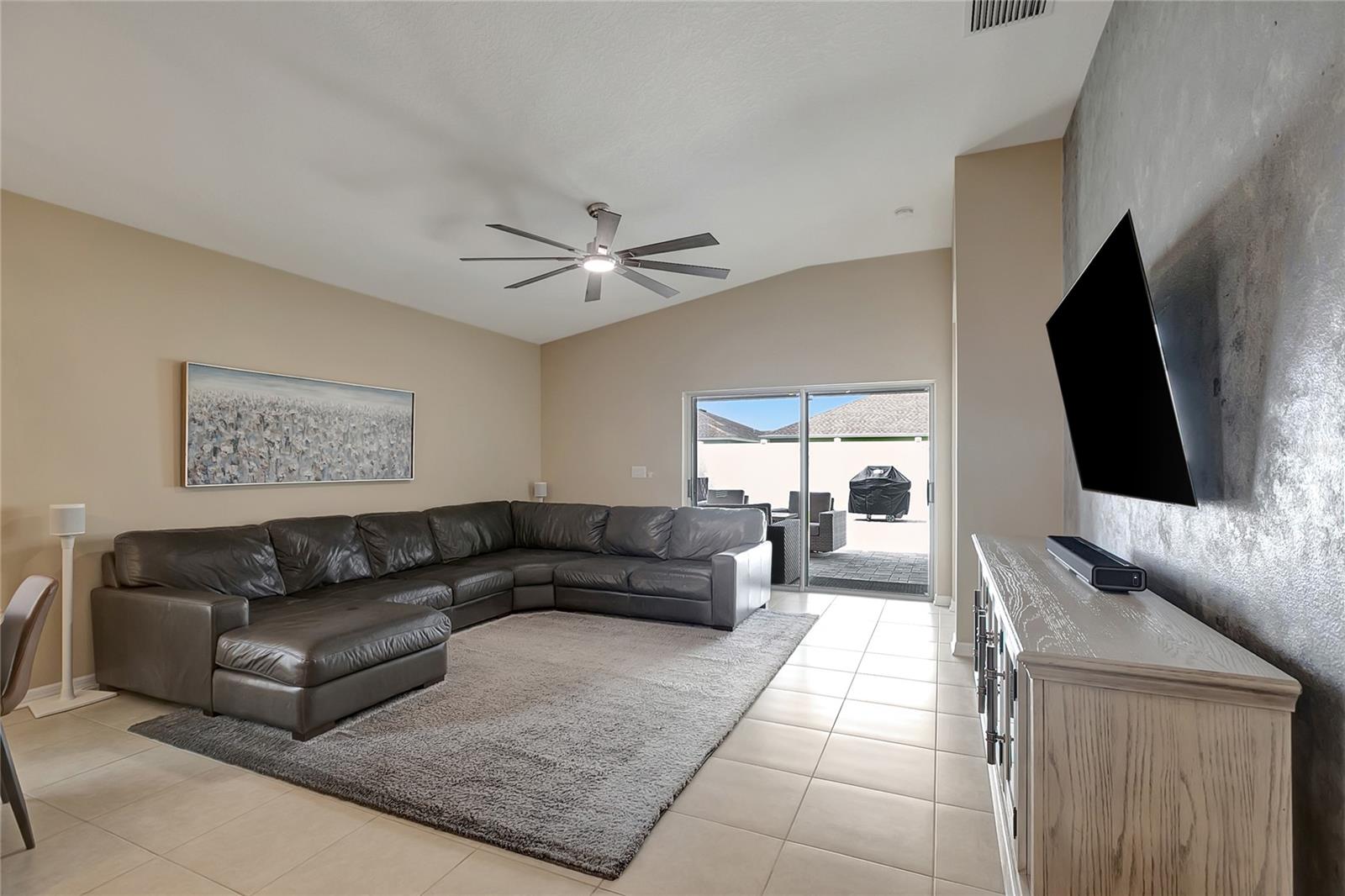 Image 21 of 63 For 623 Hartford Heights Street