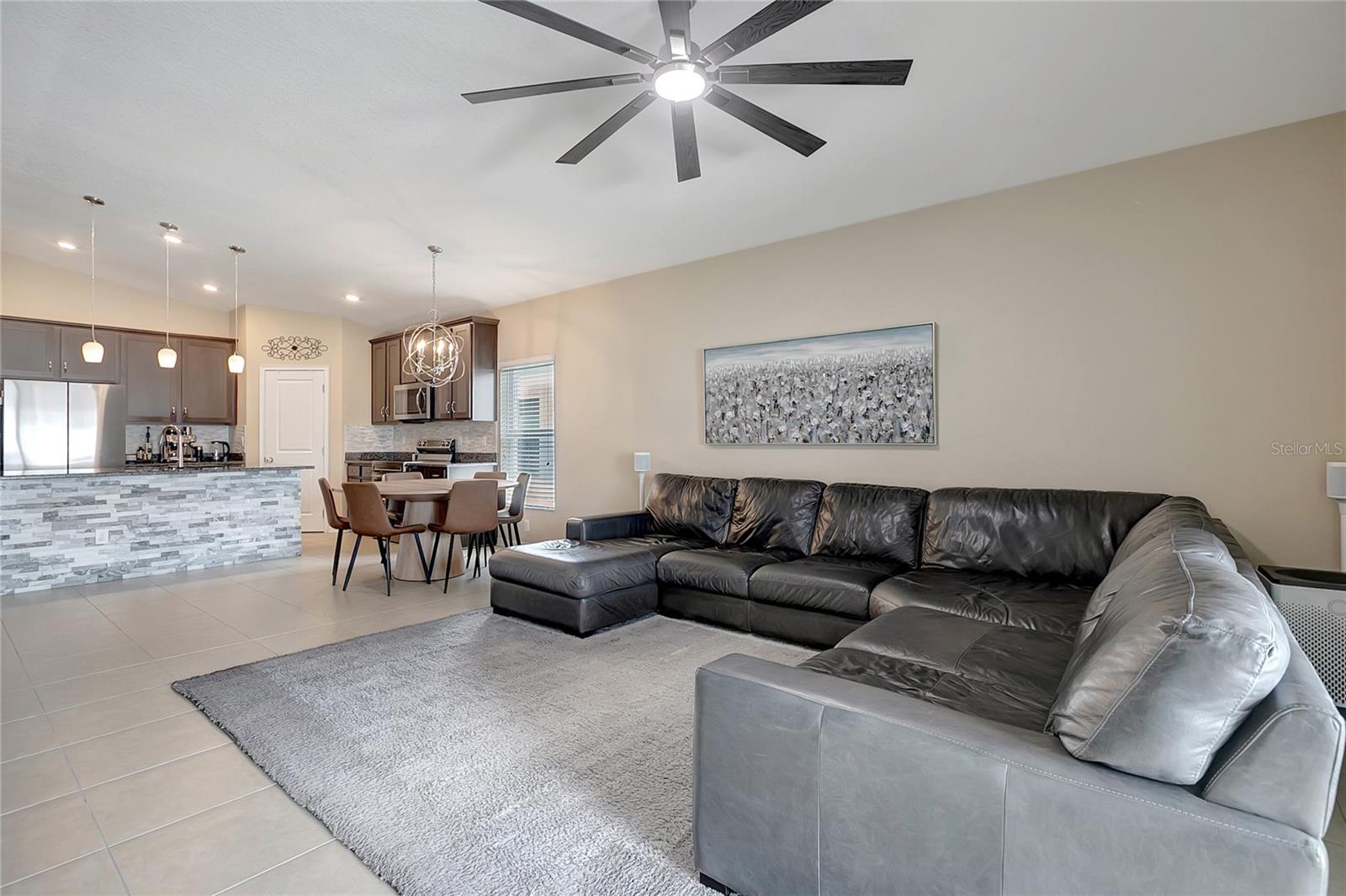 Image 23 of 63 For 623 Hartford Heights Street