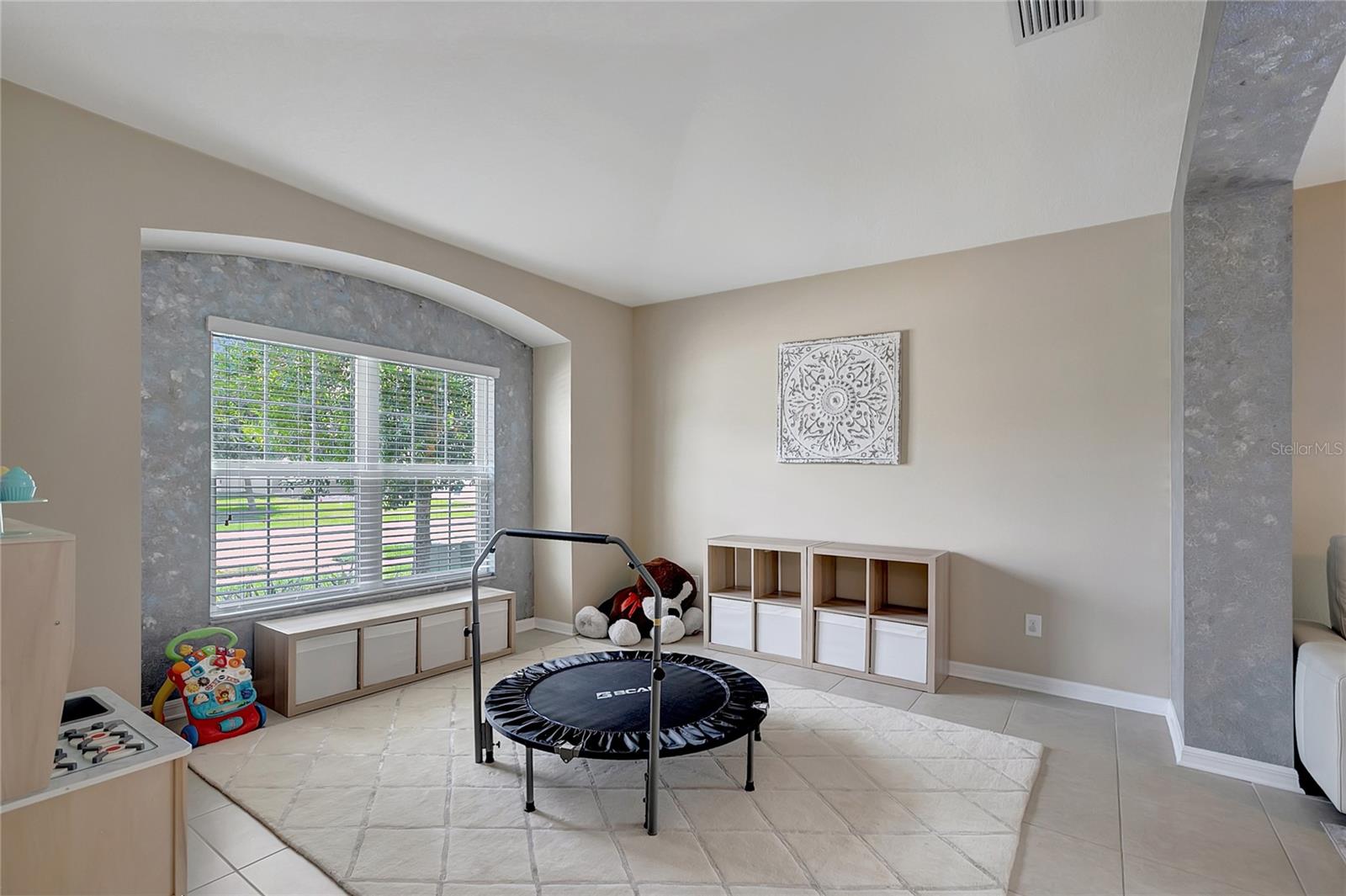 Image 27 of 63 For 623 Hartford Heights Street