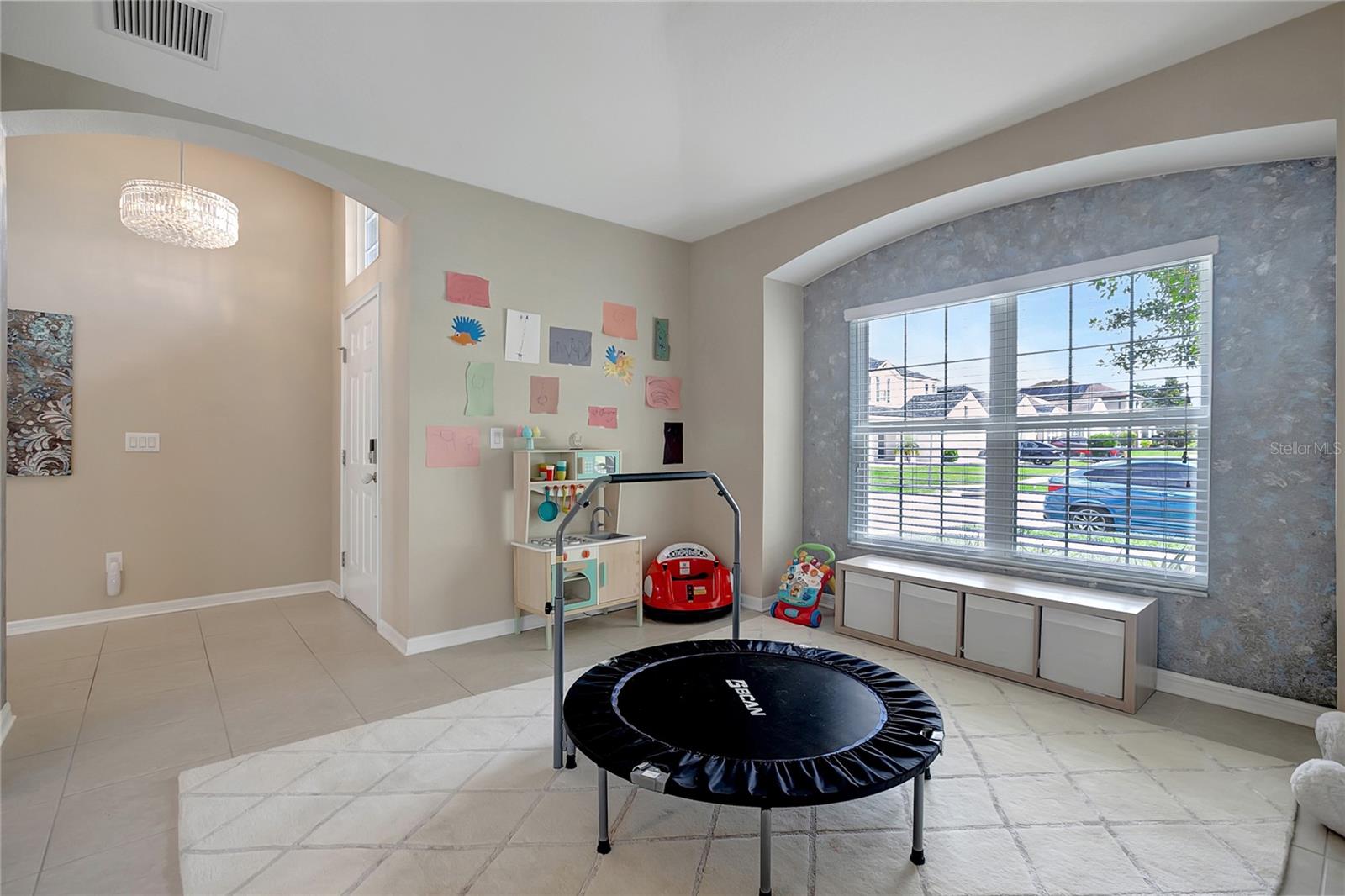 Image 29 of 63 For 623 Hartford Heights Street