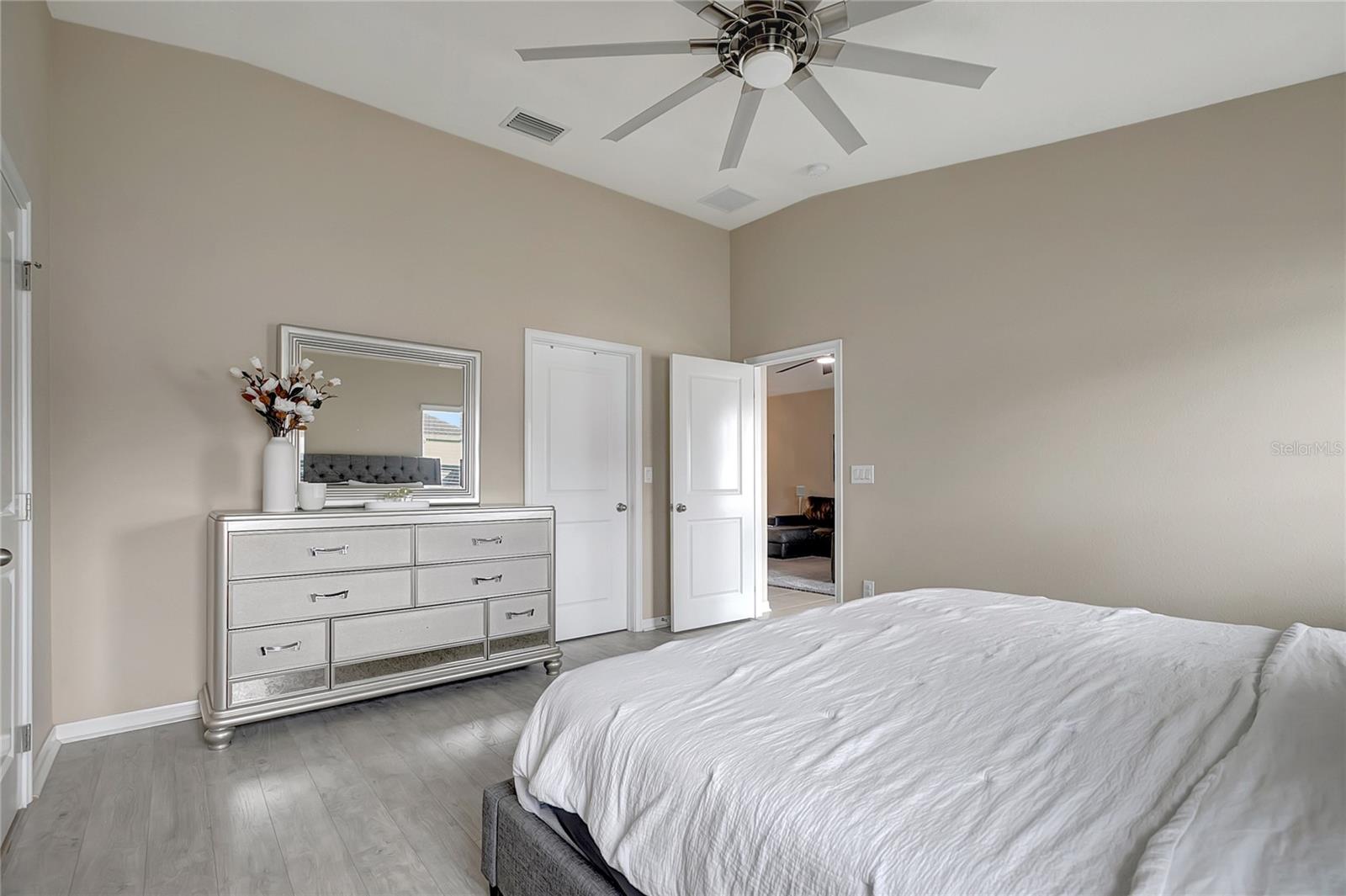 Image 37 of 63 For 623 Hartford Heights Street