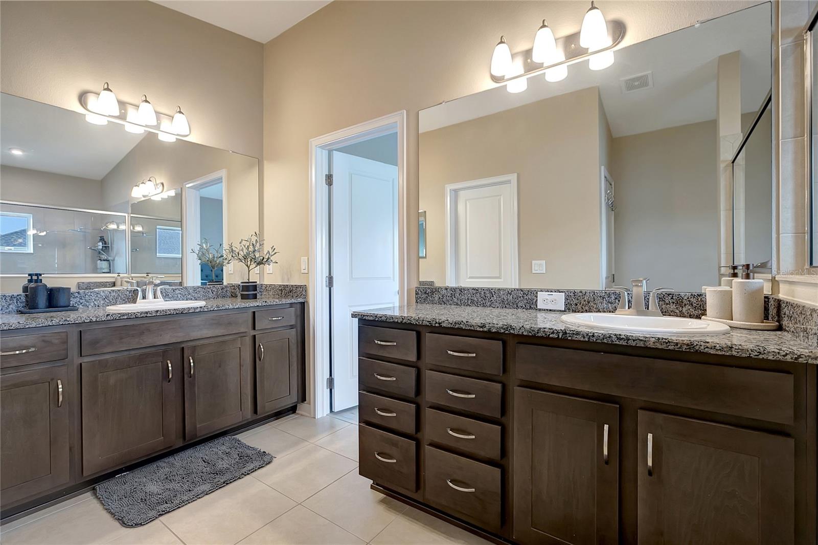 Image 40 of 63 For 623 Hartford Heights Street