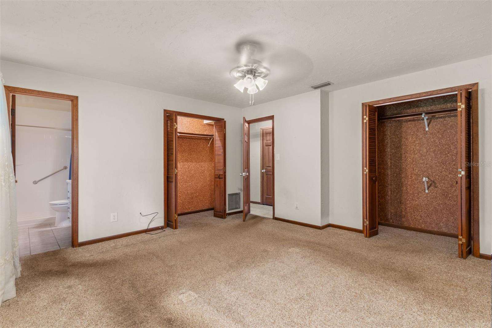 Image 22 of 38 For 840 Moonlight Lane