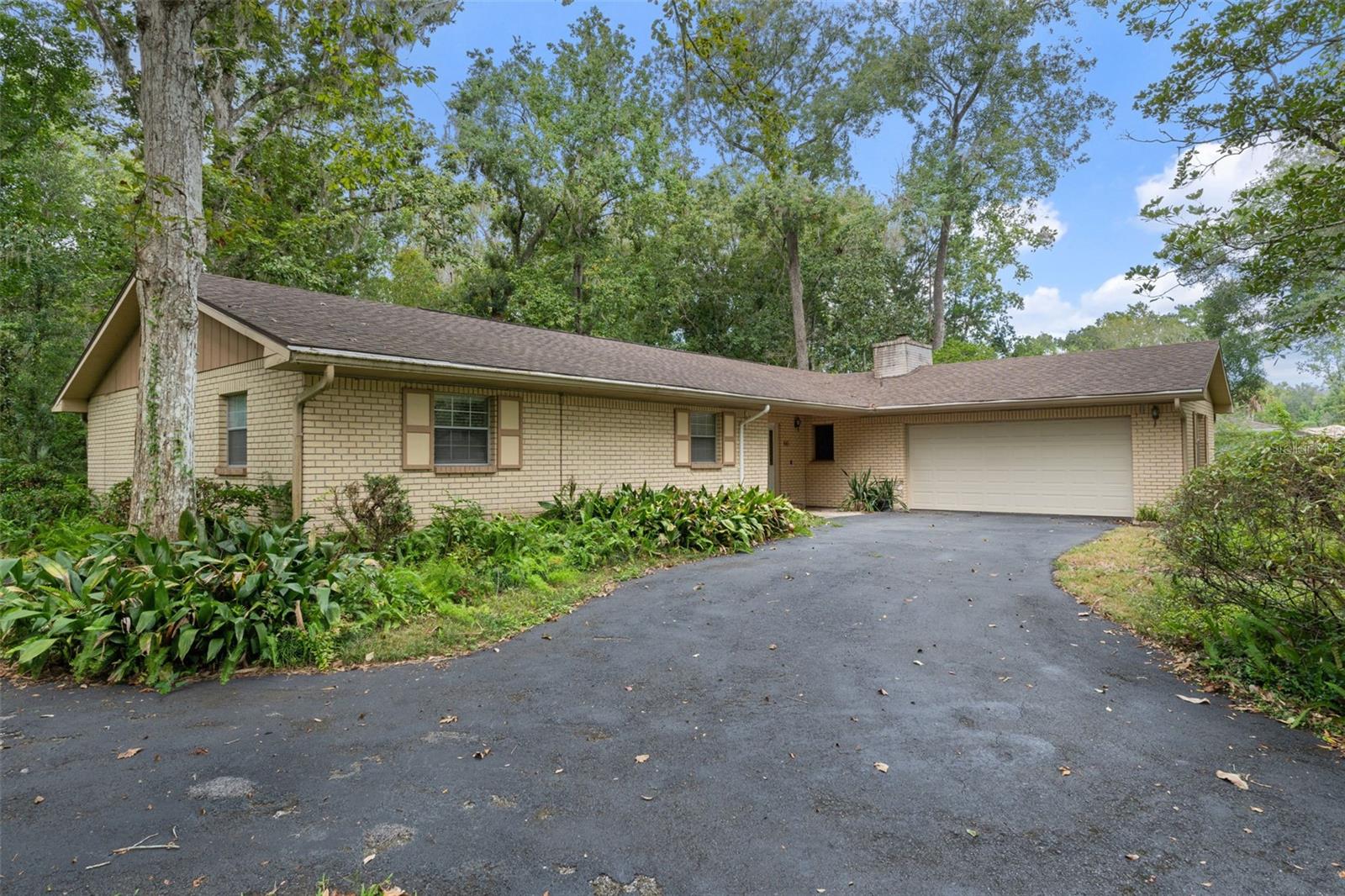 Image 4 of 38 For 840 Moonlight Lane