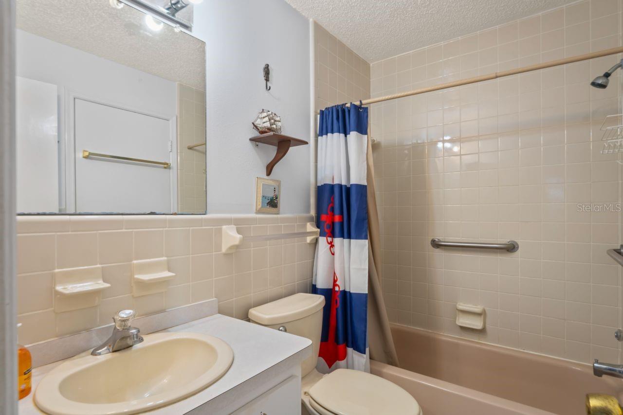 Image 21 of 45 For 6101 Elmhurst Dr  5b