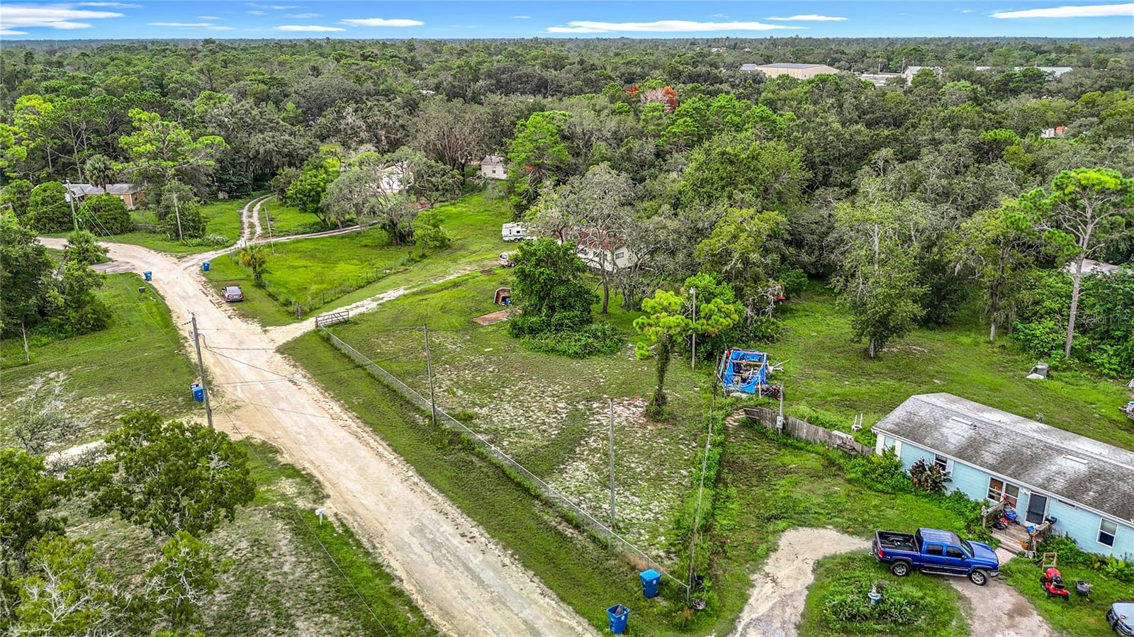 Listing photo id 9 for 8064 Serene Street