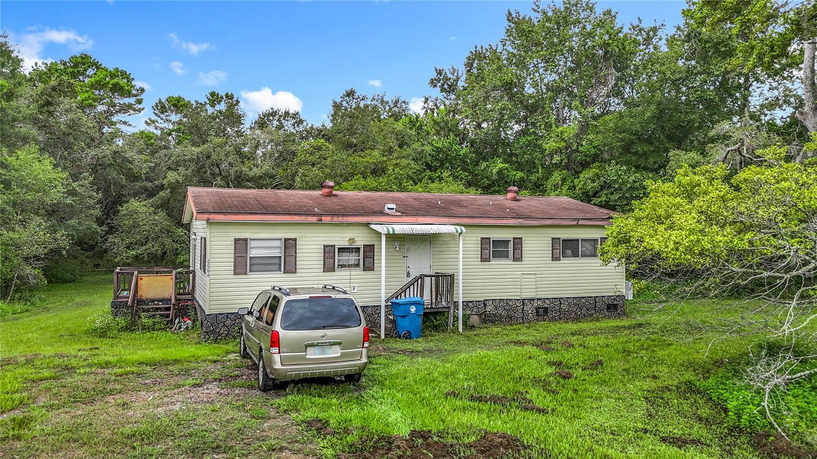 Listing photo id 0 for 8064 Serene Street