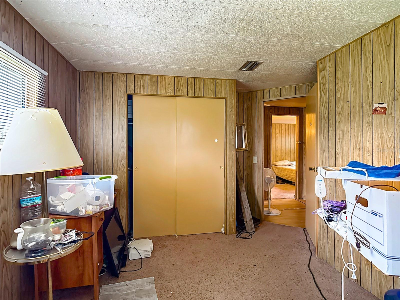 Listing photo id 33 for 8064 Serene Street