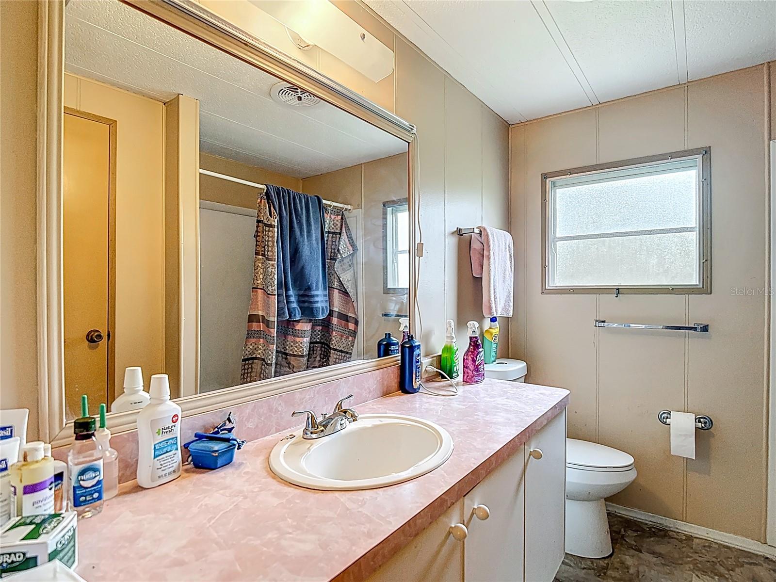 Listing photo id 34 for 8064 Serene Street