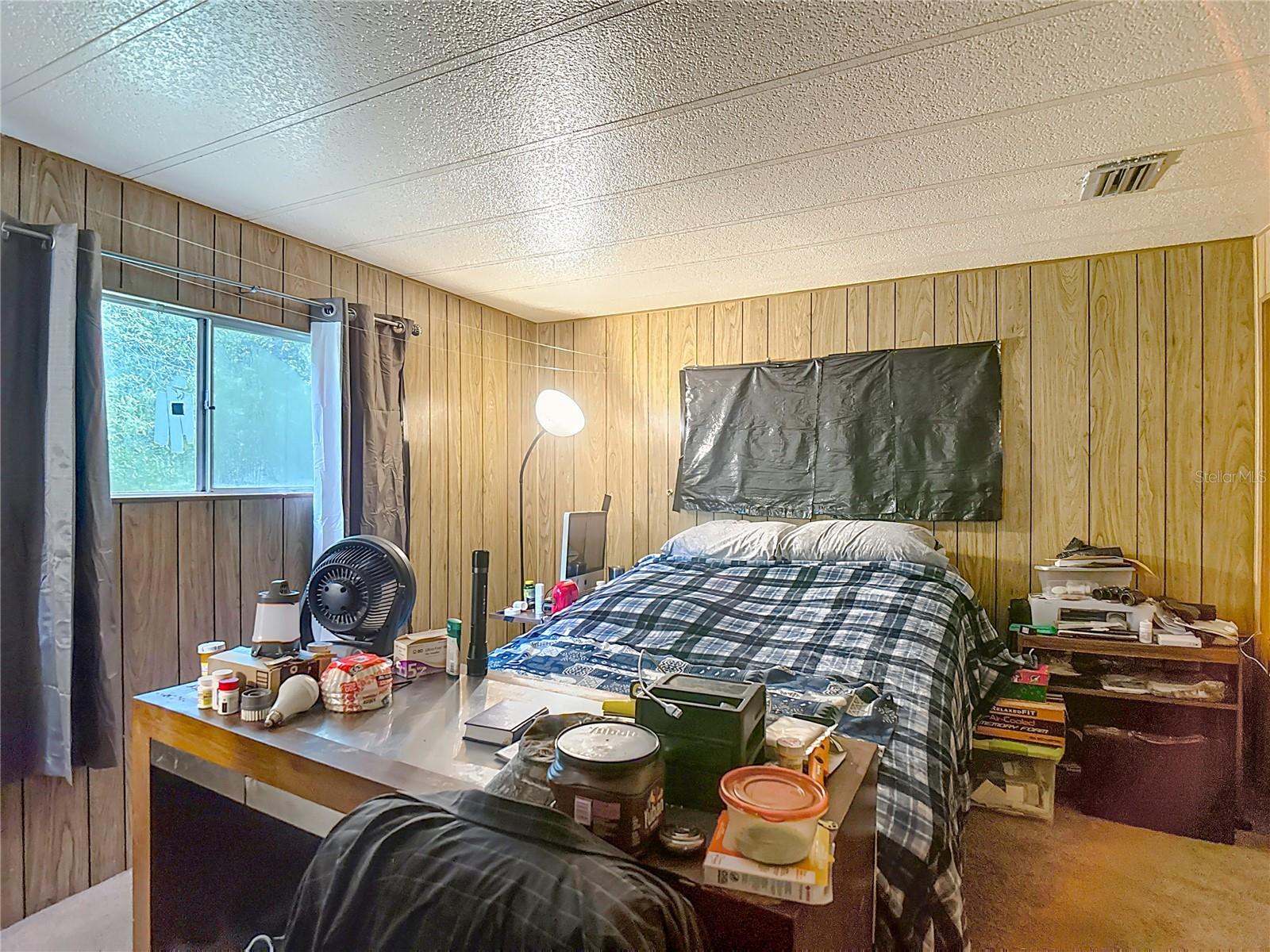 Listing photo id 36 for 8064 Serene Street