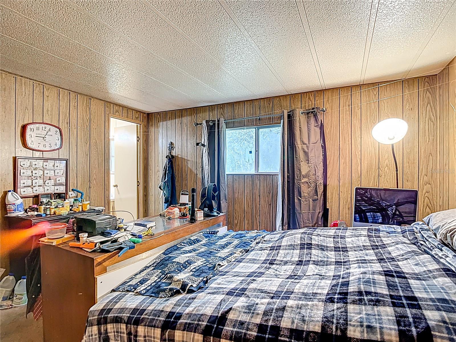 Listing photo id 37 for 8064 Serene Street