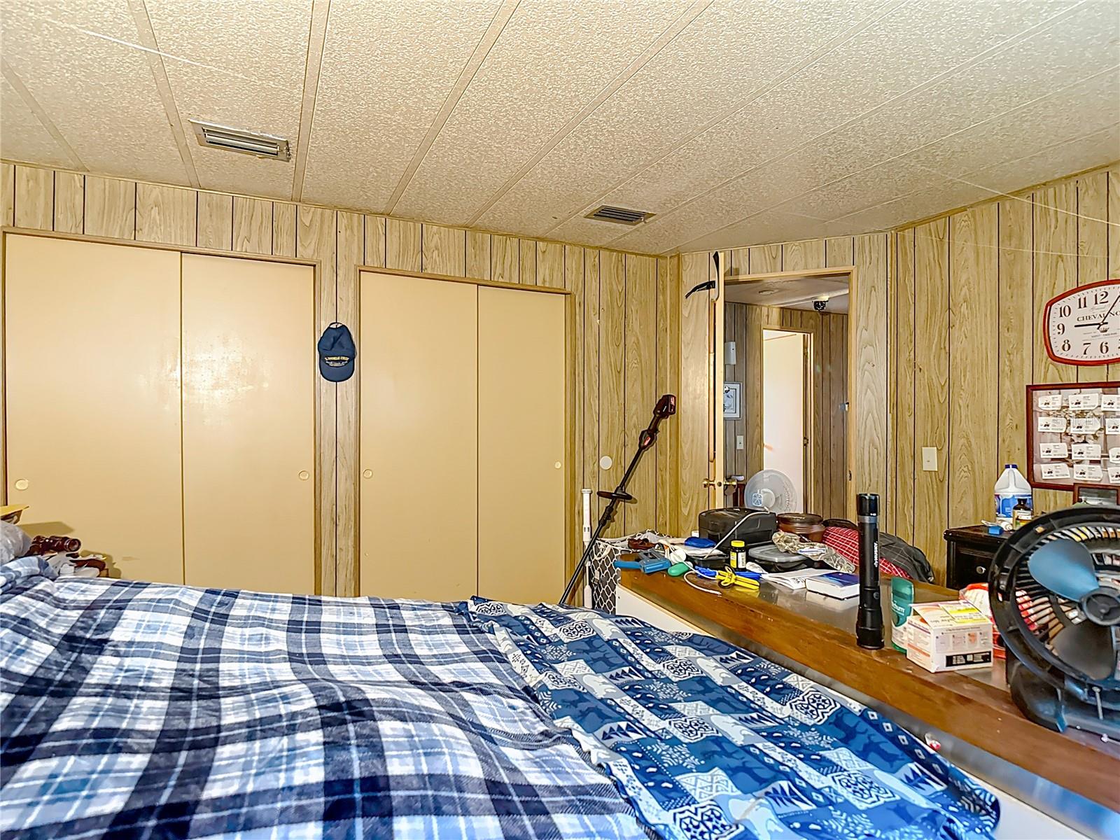 Listing photo id 38 for 8064 Serene Street