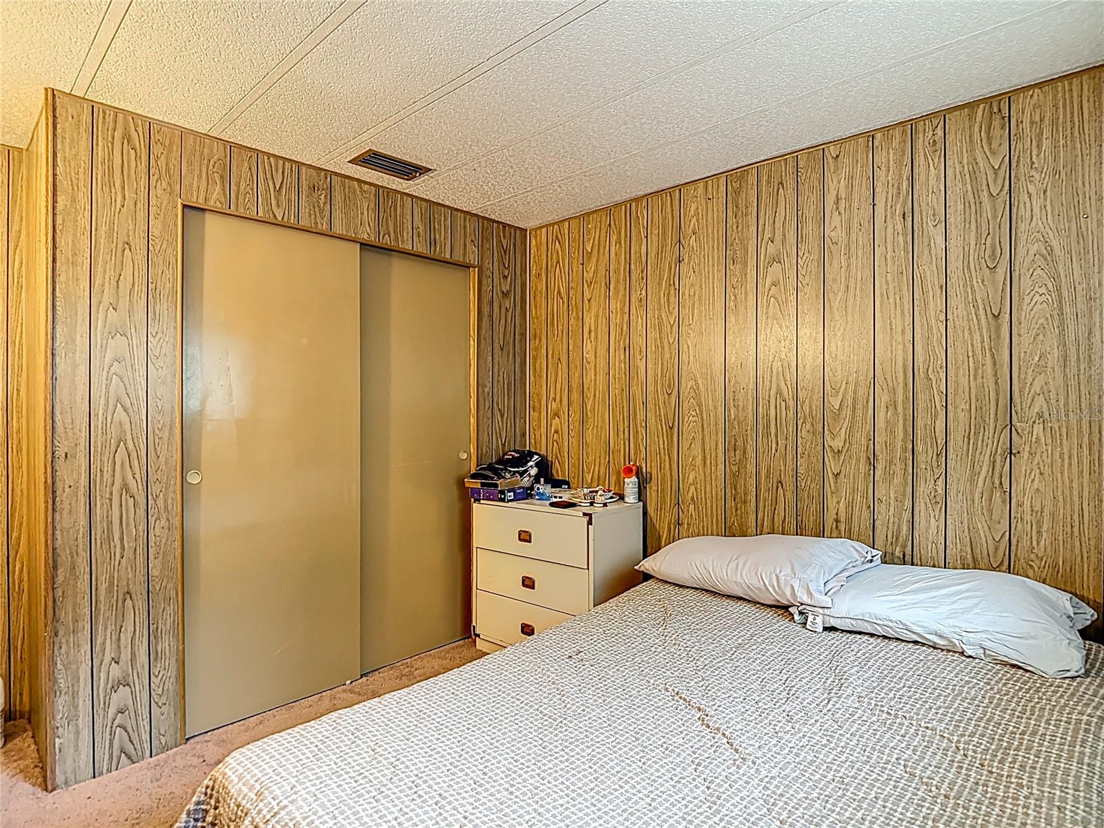 Listing photo id 42 for 8064 Serene Street