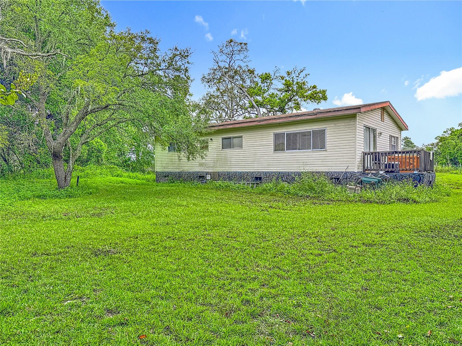 Listing photo id 45 for 8064 Serene Street