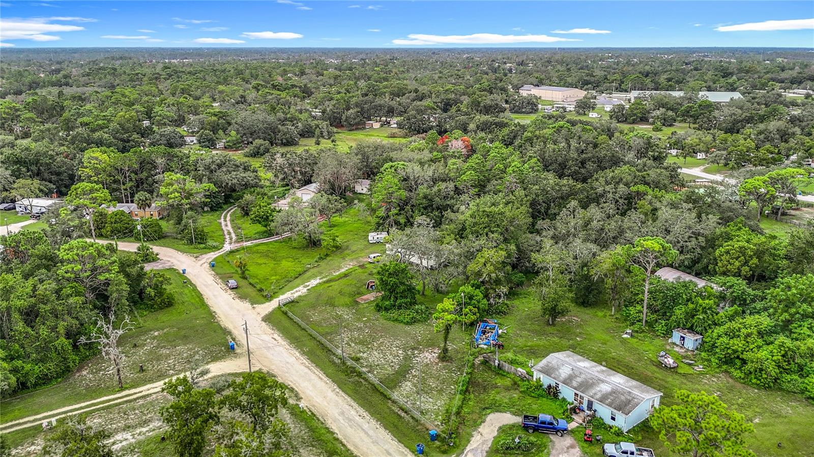 Listing photo id 5 for 8064 Serene Street