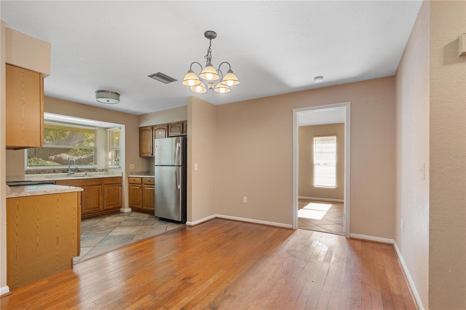 Image 6 of 33 For 6007 Waycross Drive
