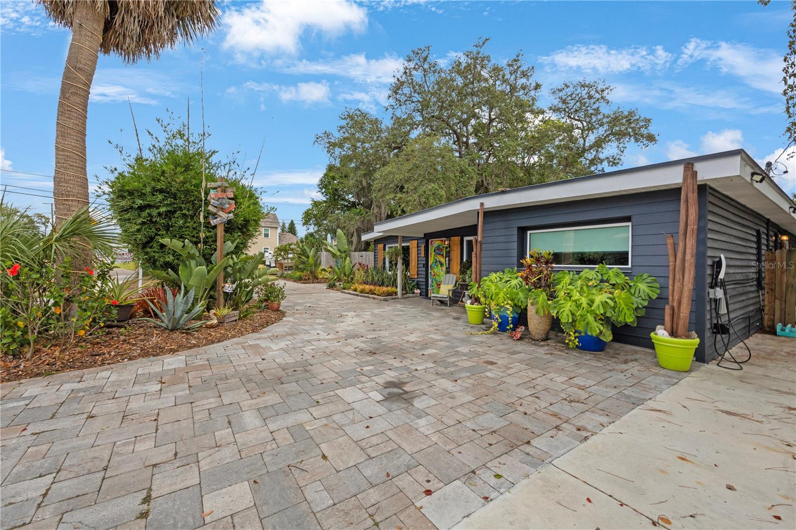 Image 3 of 29 For 832 Florida Avenue