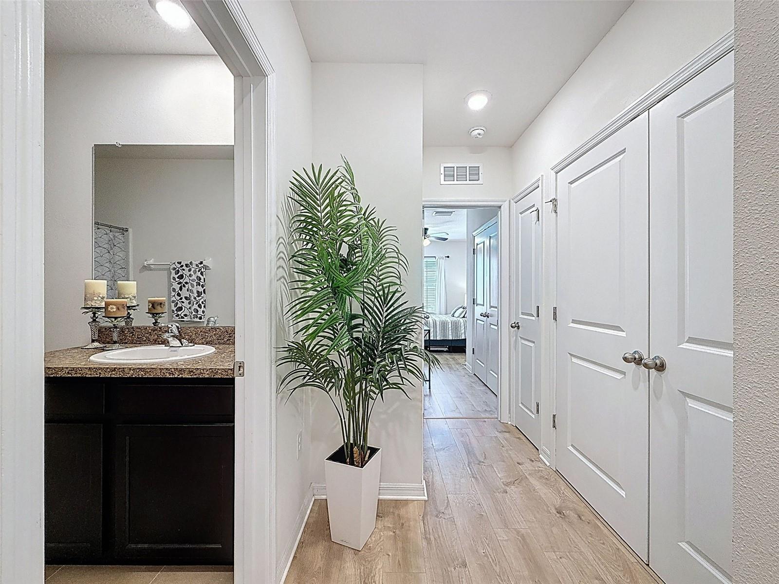 Image 11 of 18 For 16196 Traditional Bluff Place