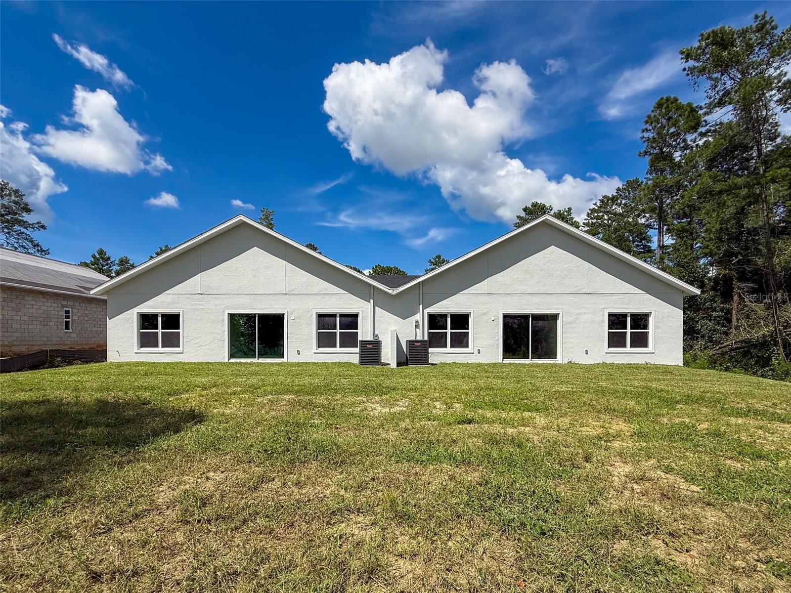 Listing photo id 4 for 6390 Oak Park Boulevard